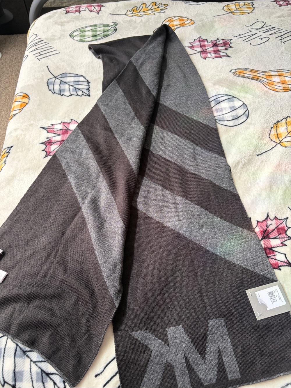 Michael Kors Men's Gray Diagonal Stripe MK Logo Knit Scarf - Picture 7 of 7